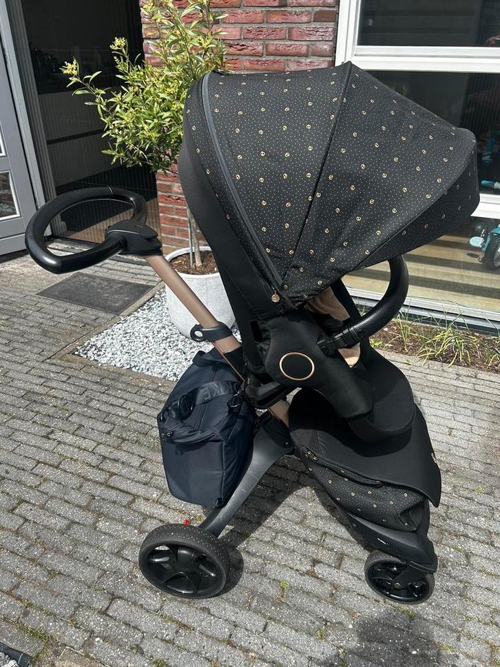 Stokke Xplory Rich Black kinderwagen incl. adapter/hoes/tas, Kinderen en Baby's, Kinderwagens en Combinaties, Zo goed als nieuw