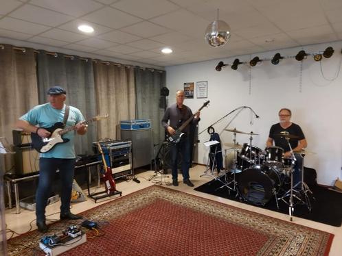 Blues drummer gezocht in (rond) Zwolle, Contacten en Berichten, Muziek maken en Bandleden