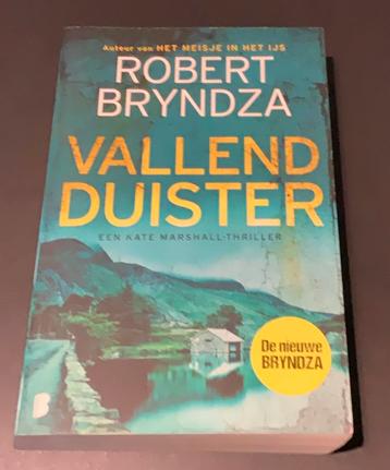 Robert Bryndza - Vallend duister beschikbaar voor biedingen