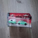 Majorette Volkswagen Kever met Eriba Puck Caravan groen, Hobby en Vrije tijd, Modelauto's | Overige schalen, Ophalen of Verzenden