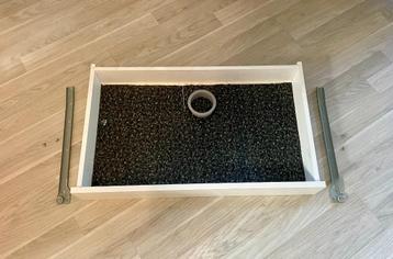 Lade van een Micke bureau van Ikea la incl. Bevestigingen beschikbaar voor biedingen