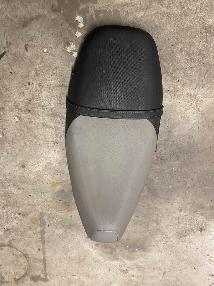 Piaggio skipper lx zadel 125cc, Fietsen en Brommers, Brommeronderdelen | Scooters, Zo goed als nieuw, Piaggio, Zadel, Ophalen of Verzenden