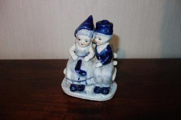 Porselein Volendammer stelletje beschikbaar voor biedingen