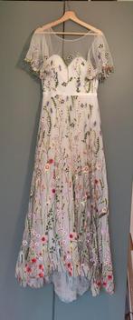 Tonea Trouwjurk M - Bloemenborduursel, Ophalen of Verzenden, Zo goed als nieuw, Wit