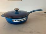 Le creuset 21 cm saucier, azure blauw, nieuw, Huis en Inrichting, Keuken | Potten en Pannen, Gietijzer, Nieuw, Ophalen of Verzenden