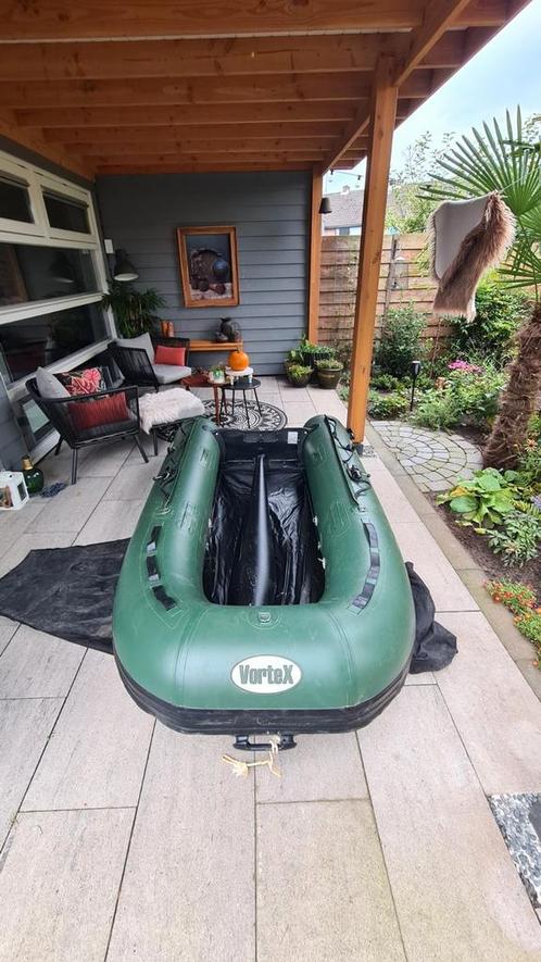 Vortex Deluxe karper boot  2.70  met harde bodem., Watersport en Boten, Hengelsport | Karpervissen, Zo goed als nieuw, Overige typen