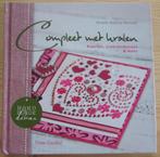 Hobbyboekje compleet met kralen, kaarten, juwelendoosjes, Ophalen of Verzenden, Zo goed als nieuw, Borduren en Naaien