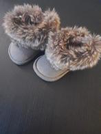 Schattige Uggs slofjes maat 18/19, Slofjes, Meisje, H&M, Ophalen of Verzenden