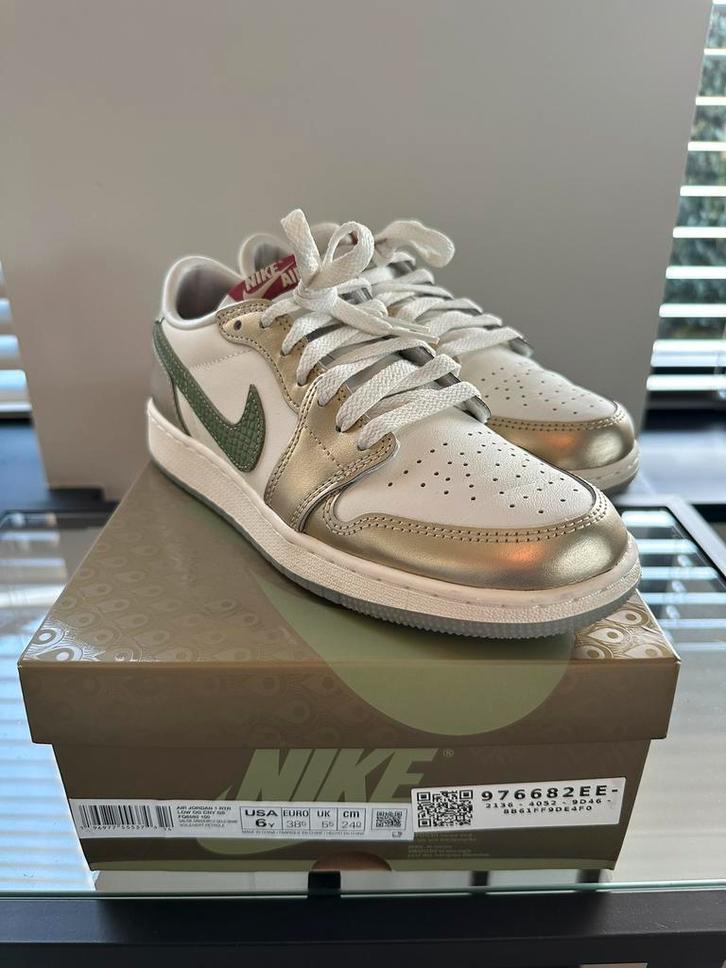 Jordan 1 Low OG Year Of The Dragon 2024 / GS US6Y (EUR 38,5), Kleding | Heren, Schoenen, Zo goed als nieuw, Sneakers of Gympen