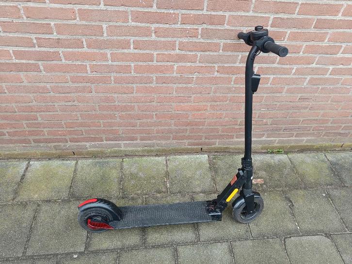 Defecte Doc Green ESA 800 E-Step – Inclusief lader en doos, Fietsen en Brommers, Steps, Gebruikt, Elektrische step (E-scooter)