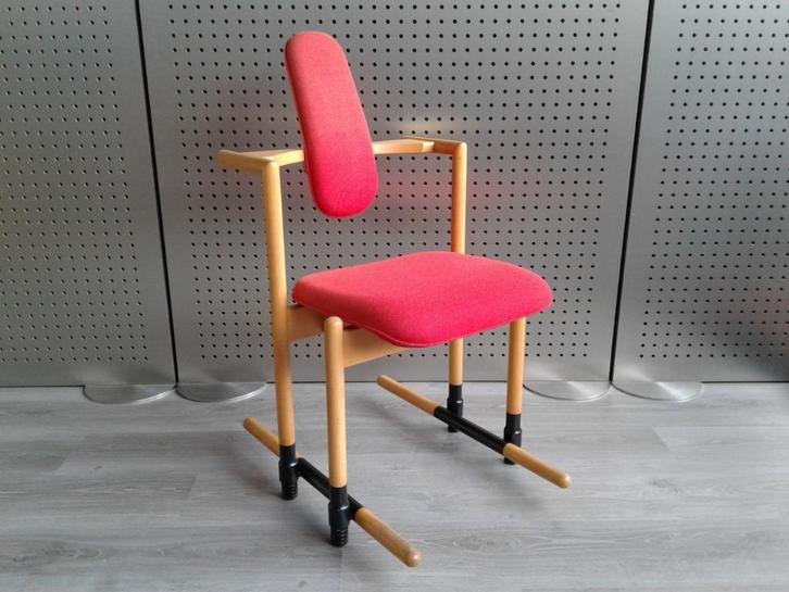 1x Stokke (Variér) Flysit (Pendulum) (Rood), Zeer Mooi!, Huis en Inrichting, Stoelen, Gebruikt, Eén, Hout, Metaal, Stof, Overige materialen