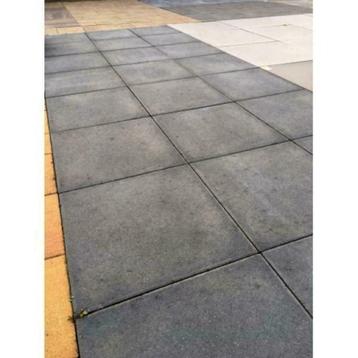 Betontegels 50x50 en 60x60 beschikbaar voor biedingen