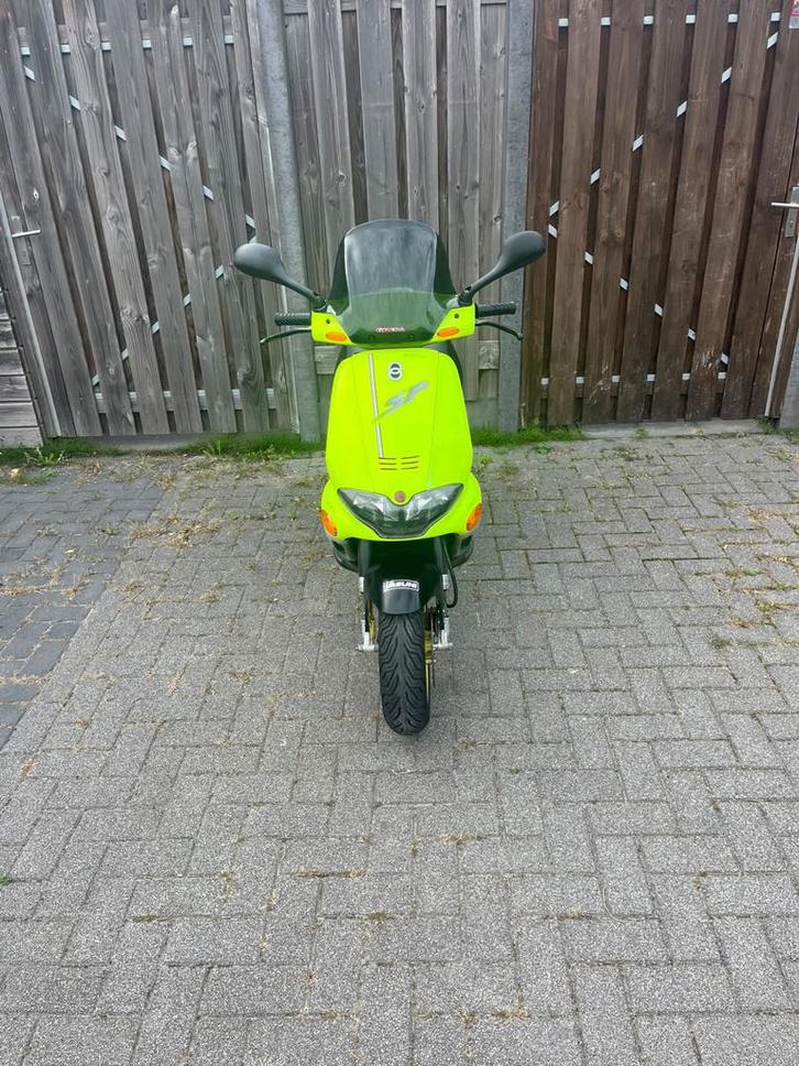 Gilera runner DD 50cc, Fietsen en Brommers, Snorfietsen en Snorscooters, Zo goed als nieuw, Gilera, Tweetakt, Ophalen of Verzenden