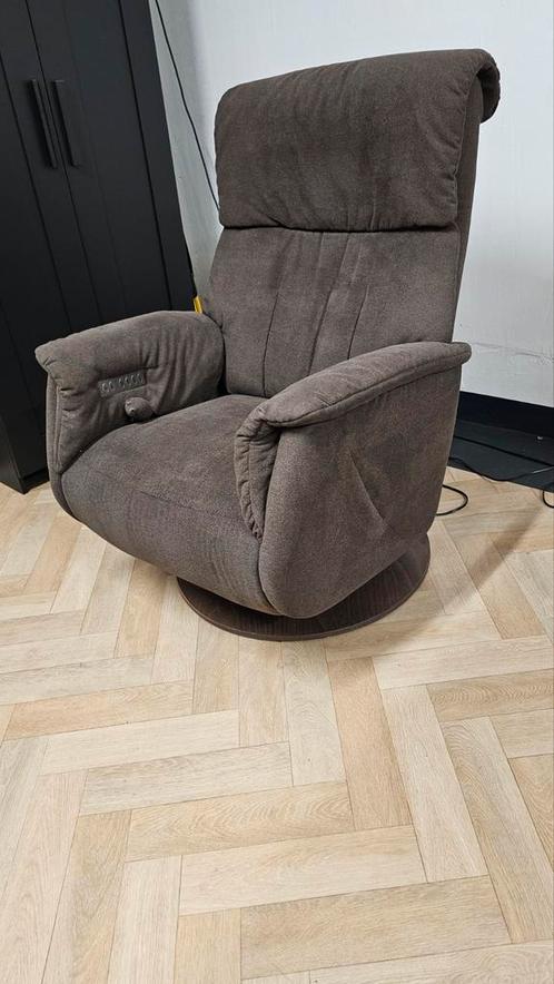 Prominent sta op stoel donkerbruin accu, Huis en Inrichting, Fauteuils, Zo goed als nieuw, Stof, 50 tot 75 cm, Minder dan 75 cm