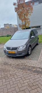 Volkswagen Touran 1.4 TSI 103KW 2008 Grijs 7 pers 1jaar Apk, Auto's, Volkswagen, Voorwielaandrijving, Stof, Zwart, 4 cilinders
