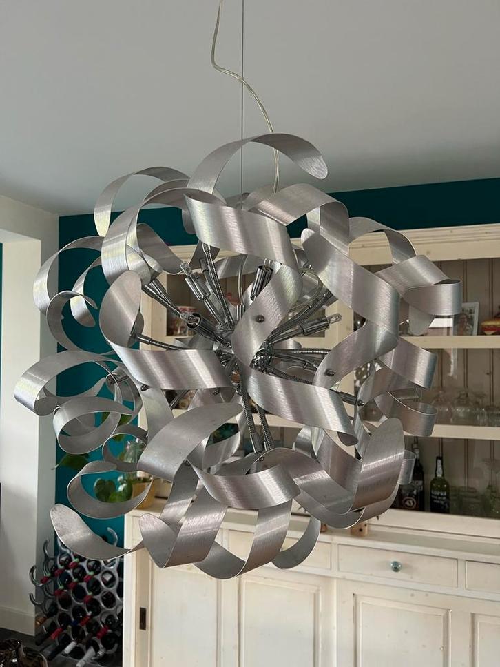 Twee moderne hanglampen, Huis en Inrichting, Lampen | Kroonluchters, Gebruikt, Metaal, Ophalen