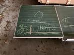 Schoolbord 4 m uitgeklapt, 2 m ingeklapt. Hoogte 1 m, Ophalen, Gebruikt, Krijtbord