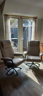 2 beige draaistoelen, Ophalen, Zo goed als nieuw, 75 tot 100 cm