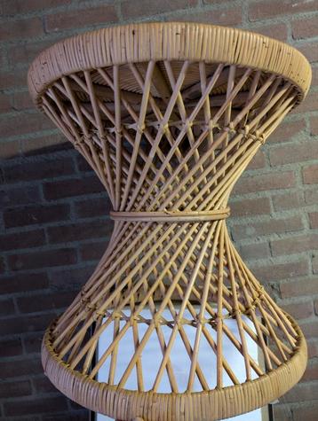 Beautiful Handcrafted Bamboo Side Table – €35 (Negotiable) beschikbaar voor biedingen