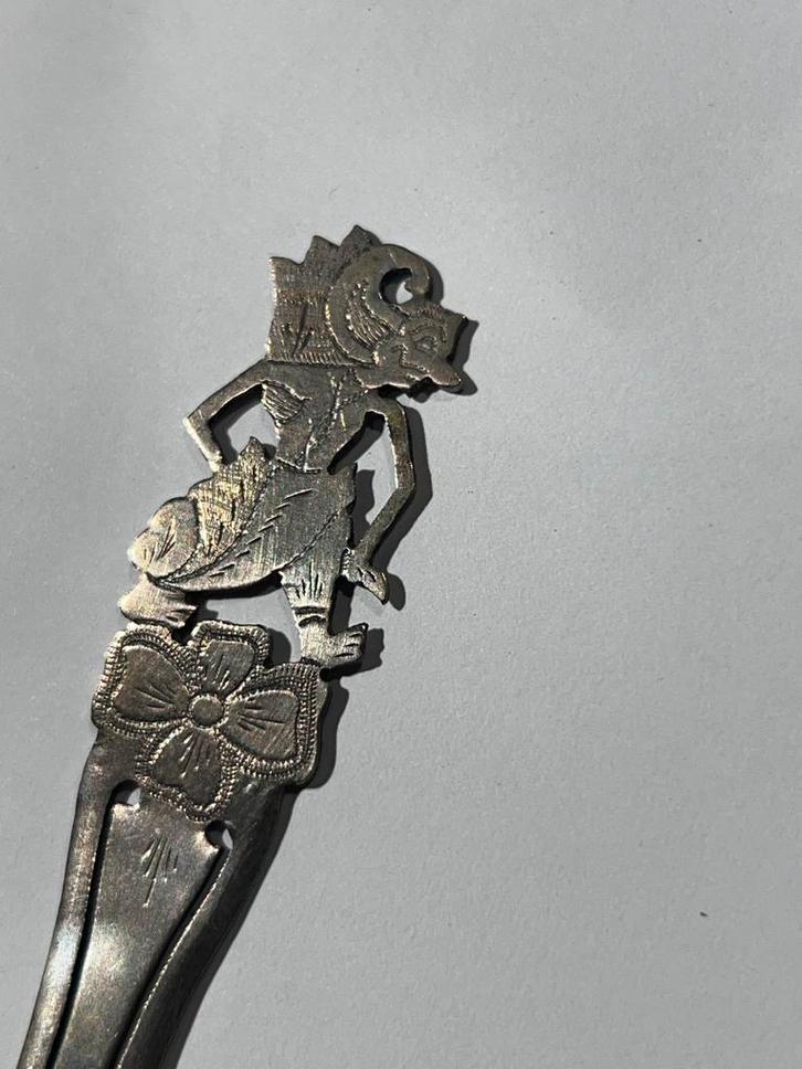 Zilveren Boekenlegger met Wajang Figuur - 9cm, Antiek en Kunst, Antiek | Bestek, Ophalen of Verzenden