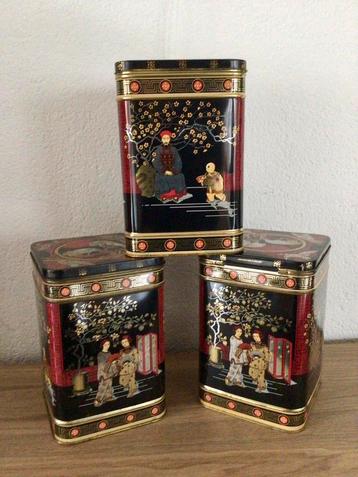 3 vintage theeblikken beschikbaar voor biedingen
