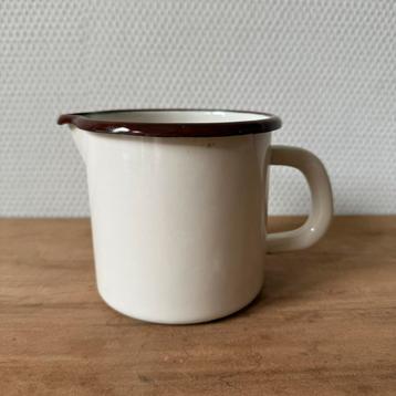 Vintage Emaille Schenkkan, Melkkan, Creme/Bruin Kleurig beschikbaar voor biedingen