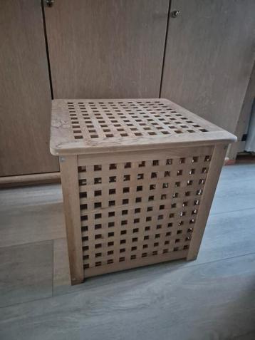 Houten Opbergkist met Deksel beschikbaar voor biedingen