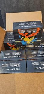 Case Hidden Fates Elite Trainer Box (ETB) Pokemon, Ophalen of Verzenden, Nieuw, Boosterbox, Foil