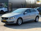 Volvo V60 2.0 D4 Momentum EXPORT 6-BAK/AIRCO/NAP, Voorwielaandrijving, Euro 6, 4 cilinders, Leder en Stof