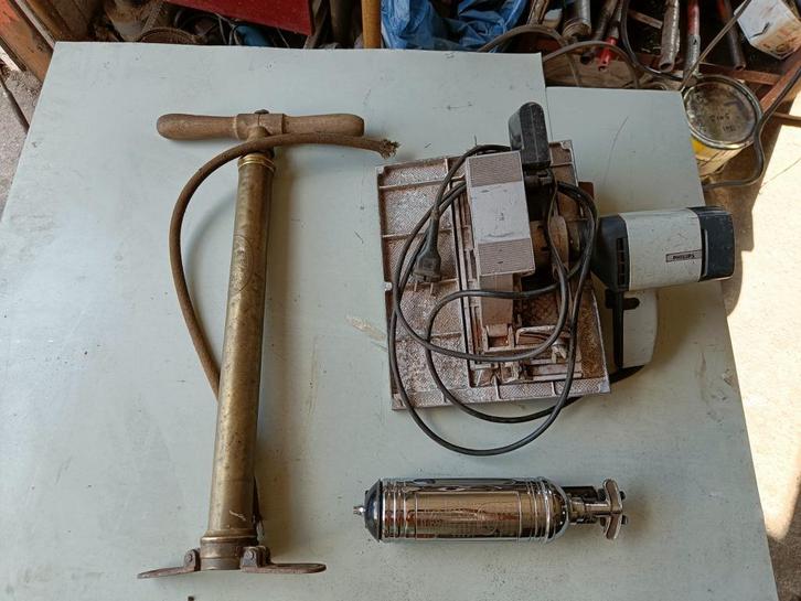 Antieke brandblusser, fietspomp Dunlop, Philips boormachine, Antiek en Kunst, Antiek | Gereedschap en Instrumenten, Ophalen