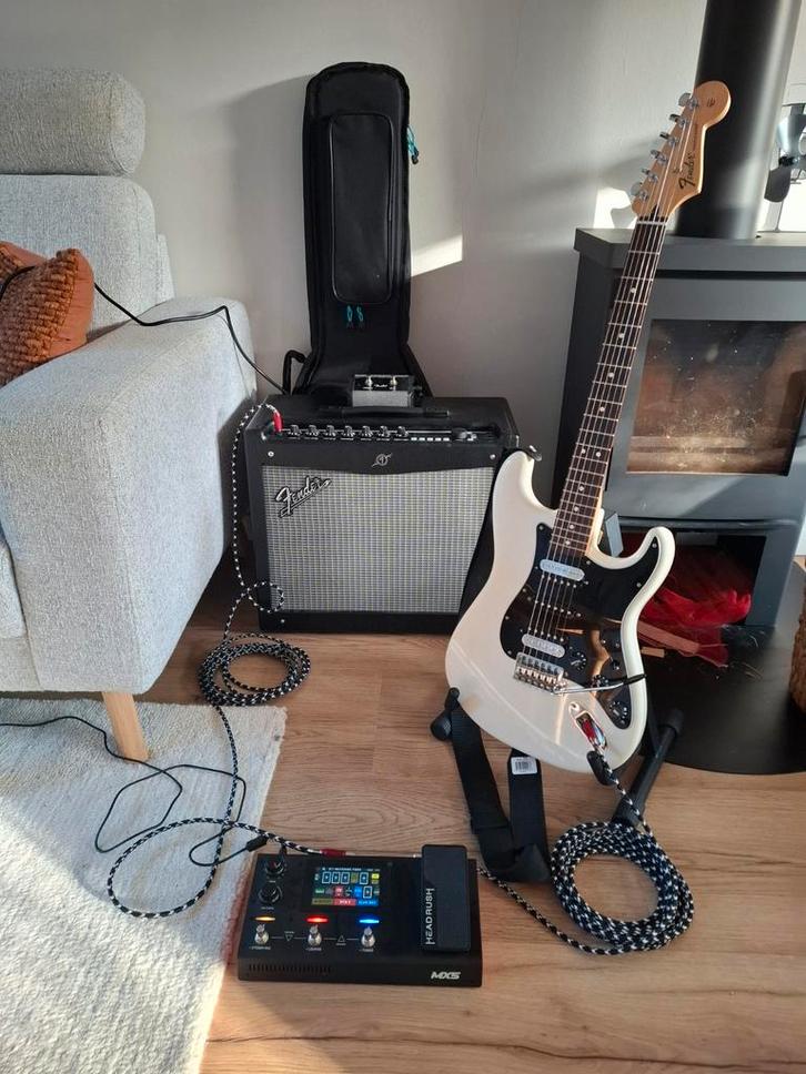 Fender Stratocaster + Headrush MX5 + Fender Mustang, Muziek en Instrumenten, Snaarinstrumenten | Gitaren | Elektrisch, Zo goed als nieuw