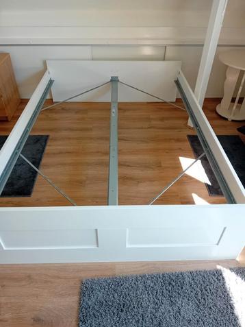 Brimnes Ikea bed 140 bij 200 inclusief matras en topper beschikbaar voor biedingen
