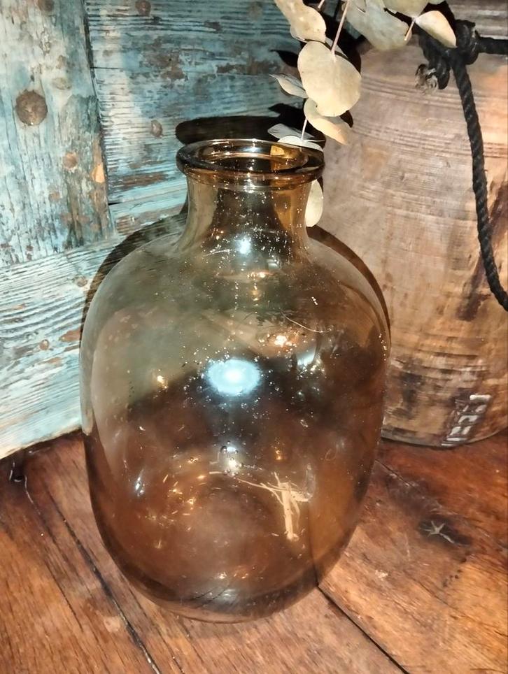 Mooie grote brocante glazen bruine vaas fles, Huis en Inrichting, Woonaccessoires | Vazen, Zo goed als nieuw, Overige kleuren