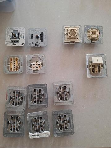 Binnenwerk dimmers, wippers/schakelaars/wcd/stopcontacten beschikbaar voor biedingen