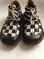 Zwart/wit gevlochten schoen van leer, Ophalen of Verzenden, Zo goed als nieuw, Zwart