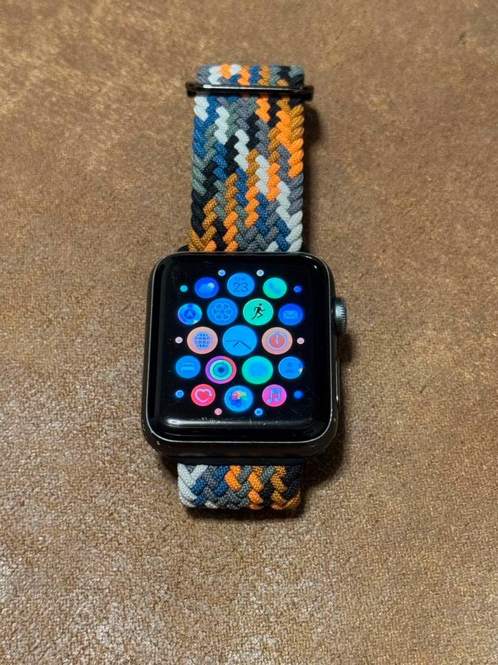 Apple Watch 3 42 mm extra bands case bracelet, Sieraden, Tassen en Uiterlijk, Smartwatches, Gebruikt, iOS, Zwart, Afstand, Calorieverbanding