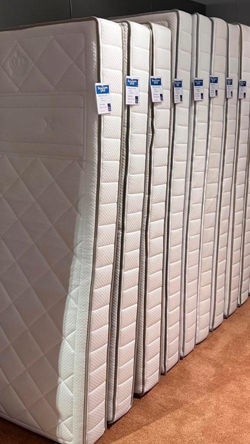 Auping matrassen álle showmodellen nu -50% korting, Huis en Inrichting, Slaapkamer | Matrassen en Bedbodems, Nieuw, Matras, Eenpersoons