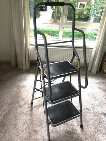 Medische Veiligheidladder beschikbaar voor biedingen