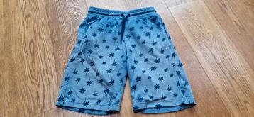 Short korte broek maat 152 beschikbaar voor biedingen