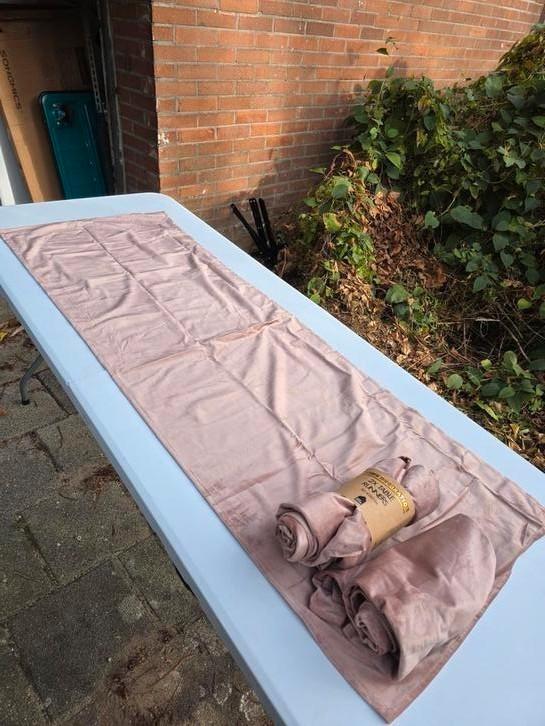 Nieuwe oudroze tafellopers 4 stuks, Huis en Inrichting, Tafelkleden, Nieuw, Rechthoek, Ophalen of Verzenden