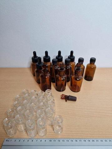 Vintage medicijn flesjes  beschikbaar voor biedingen