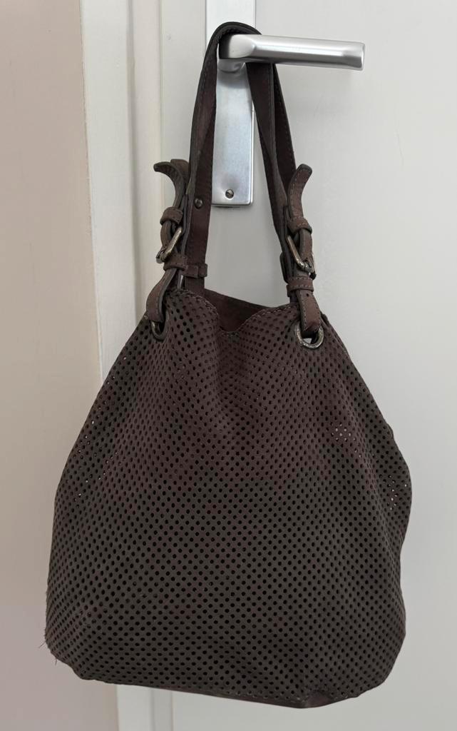 Bruine nubuck lederen buideltas Kennel & Schmenger, Sieraden, Tassen en Uiterlijk, Tassen | Damestassen, Gebruikt, Overige typen