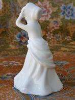 Helen mooi vintage beeldje uit Engeland van Royal Doulton., Antiek en Kunst, Antiek | Porselein, Ophalen of Verzenden