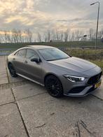 Mercedes-Benz CLA 250 e 218pk 8G-DCT 2022 Magno grey, Auto's, CLA, Zwart, 1600 kg, 1332 cc
