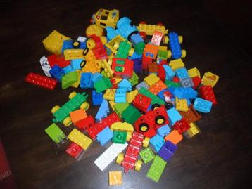 Originele Duplo bouwstenen beschikbaar voor biedingen
