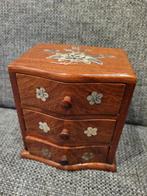 Houten sieradendoos met parelmoer bloemmotief, Antiek en Kunst, Ophalen