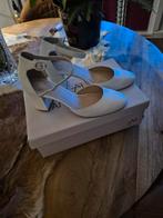 Elegante witte pumps 39, Kleding | Dames, Schoenen, Wit, Ophalen of Verzenden, Zo goed als nieuw, Pumps