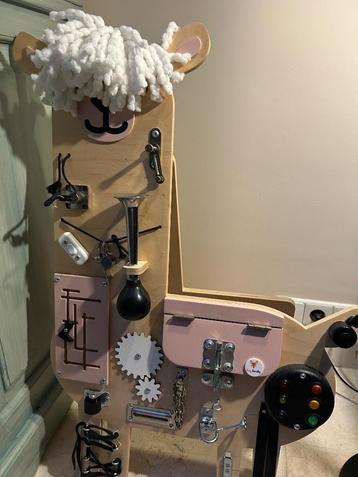 Montessori Board Speelgoed- Lama Mika - Foxy Family beschikbaar voor biedingen