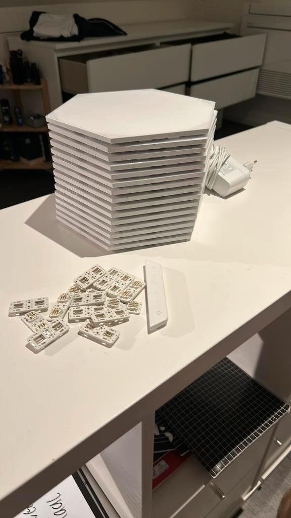 Nano leafs (15x) + een aantal meter govee ledstrip, Huis en Inrichting, Lampen | Wandlampen, Zo goed als nieuw, Kunststof, Ophalen