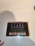 Cassandra Clare Shadowhunters boxset, Boeken, Fantasy, Ophalen of Verzenden, Zo goed als nieuw, Cassandra Clare